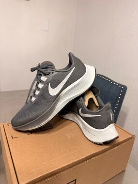 Nike Zoom Pegasus 37 Grey/White Runaway Mesh Trainers Size 7